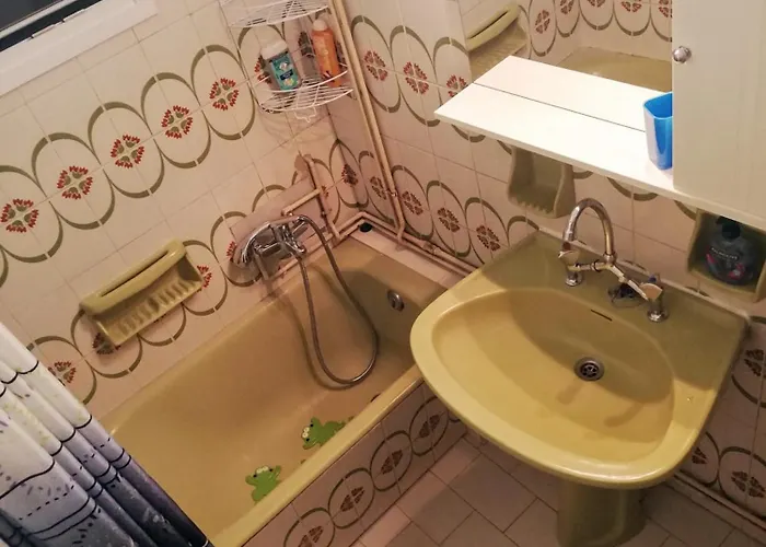 άνετο ισόγειο με αυλή Apartment Volos