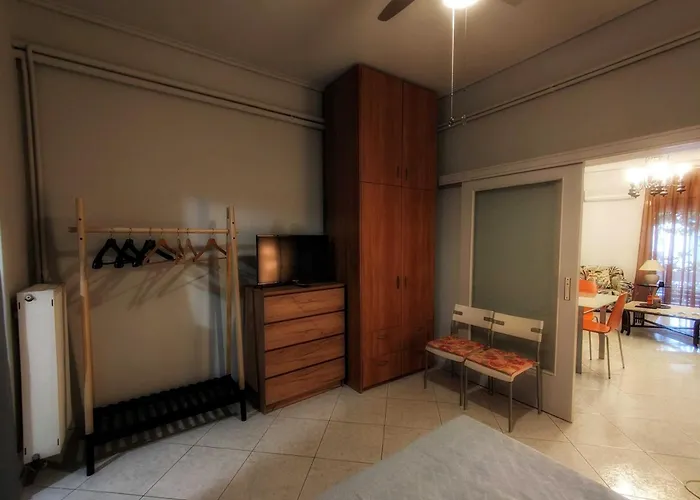 άνετο ισόγειο με αυλή Volos