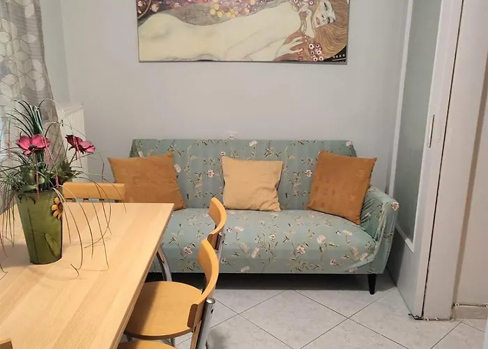 άνετο ισόγειο με αυλή Apartment Volos