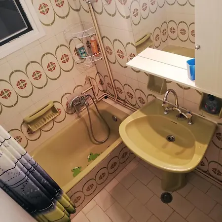 Άνετο ισόγειο διαμέρισμα με αυλή Appartement Volos