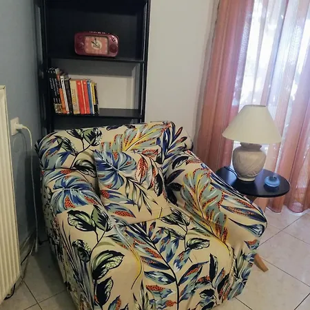 Άνετο ισόγειο διαμέρισμα με αυλή Appartement 3*