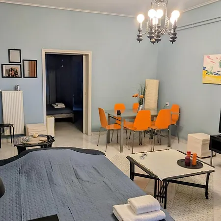 Άνετο ισόγειο διαμέρισμα με αυλή Appartement Volos