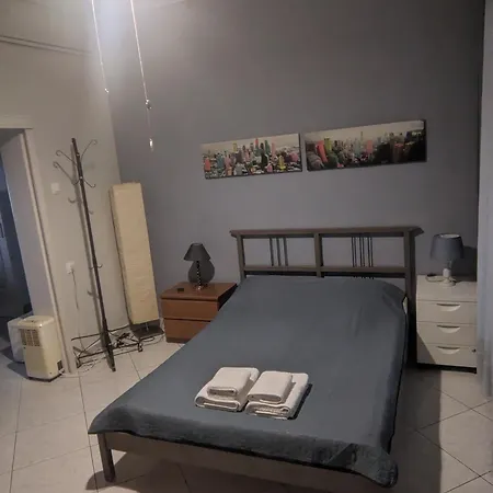 Άνετο ισόγειο διαμέρισμα με αυλή Appartement Volos