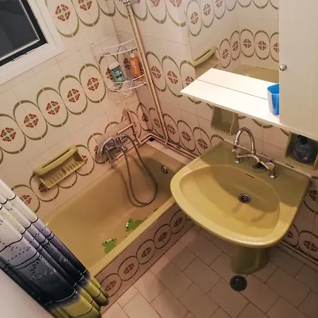 Spacious Apartment With Patio 沃洛斯