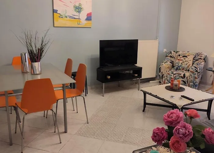 Άνετο Ισόγειο Διαμέρισμα Με Αυλή