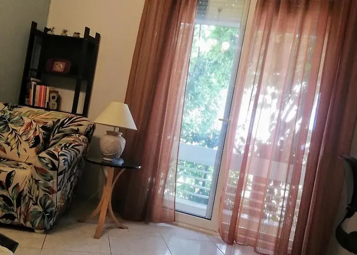 Άνετο Ισόγειο Διαμέρισμα Με Αυλή Apartamento Volos